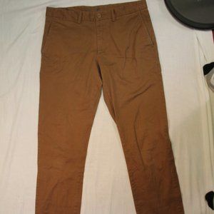 Old navy kaki pants 32x34